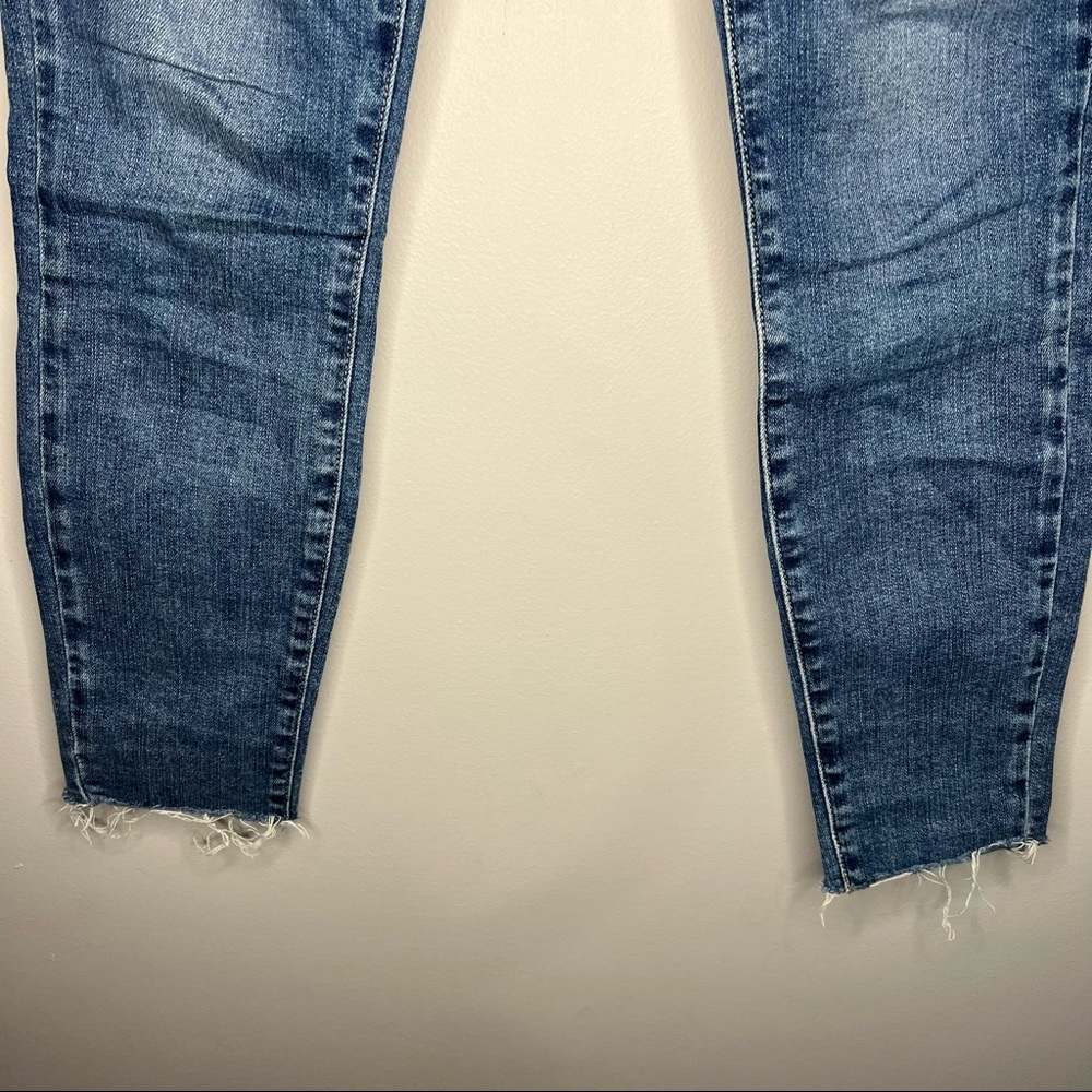 Paige Distressed Raw Hem Verdugo Ankle Jeans in Medium Wash Blue 24 - Picture 7 of 8